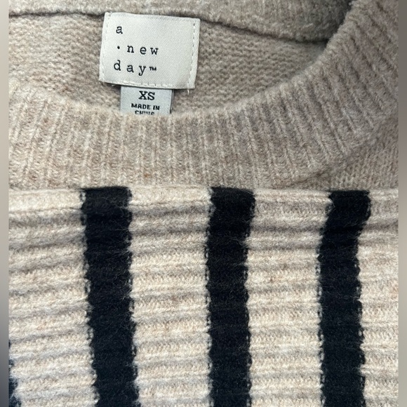A New Day Crewneck Tunic Pullover Sweater Tan Black Striped Women’s XS Fall Work - Picture 5 of 8